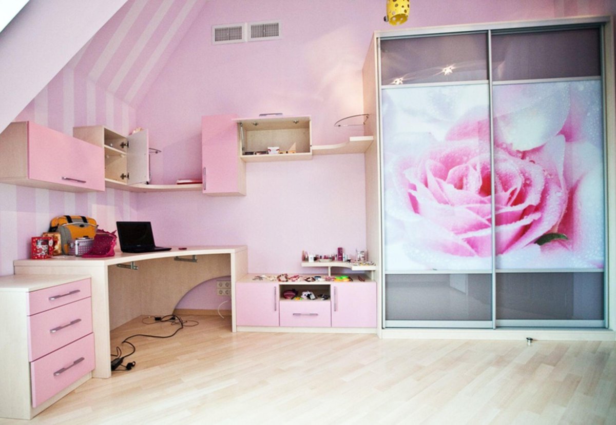 Шкаф купе для девочки