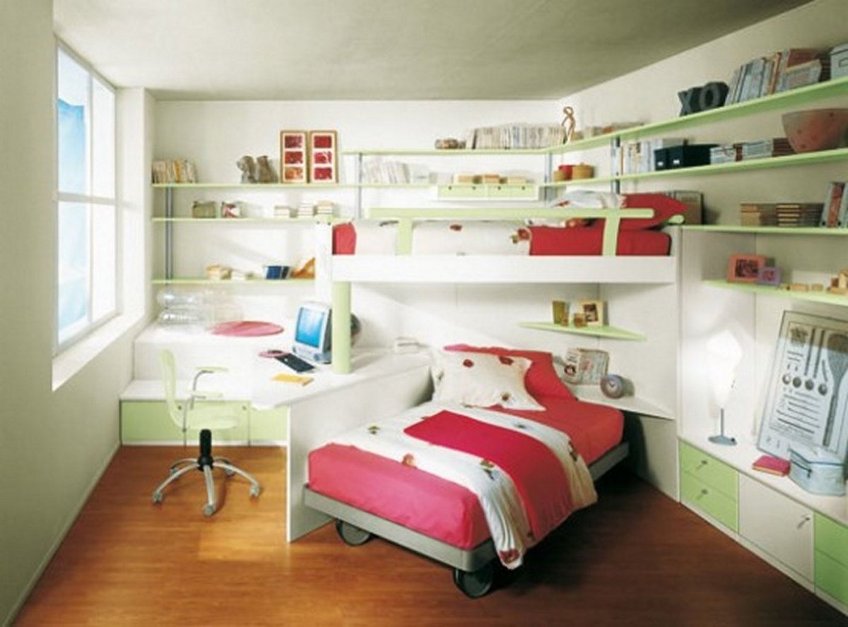 Детская комната с острым углом