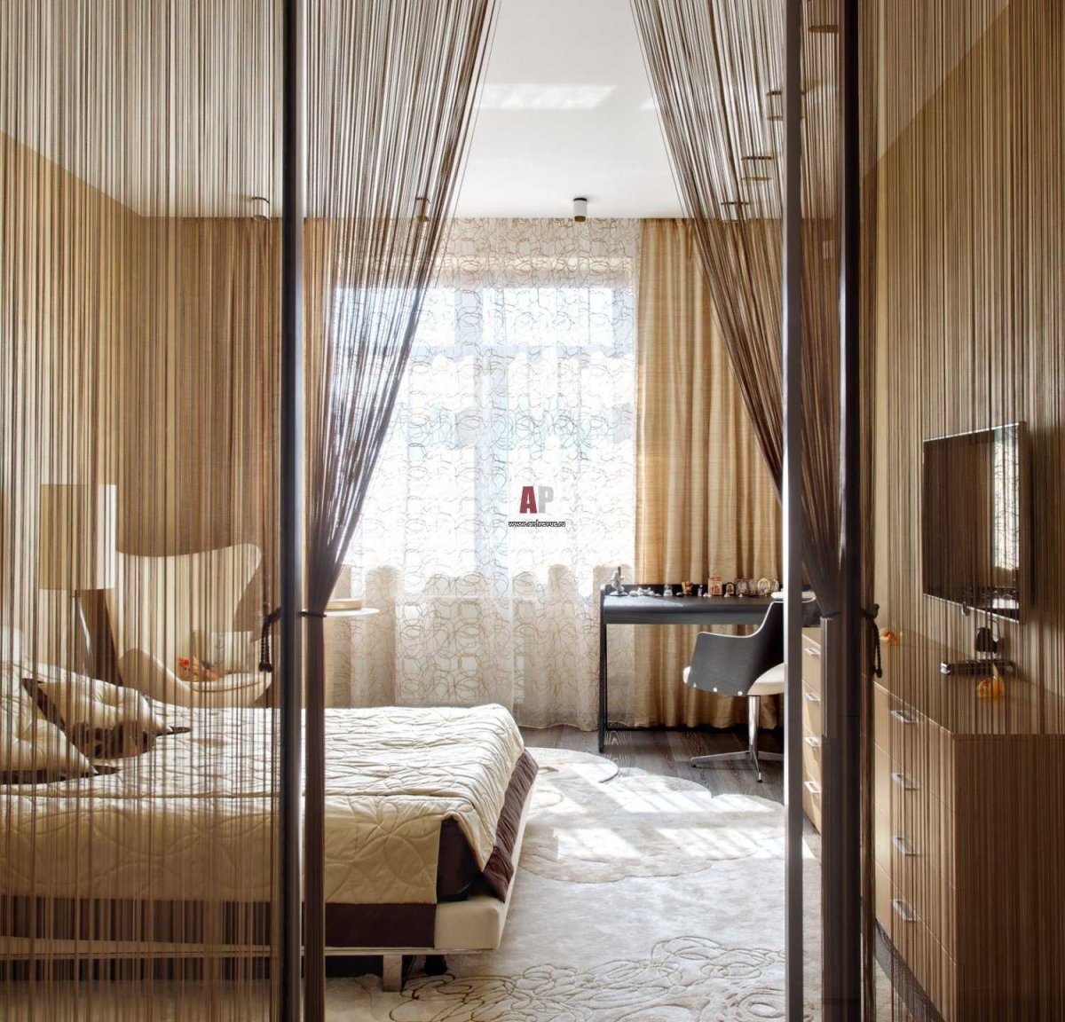 Зонирование пространства шторами