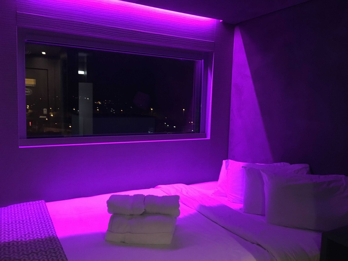 Неоновая подсветка для комнаты