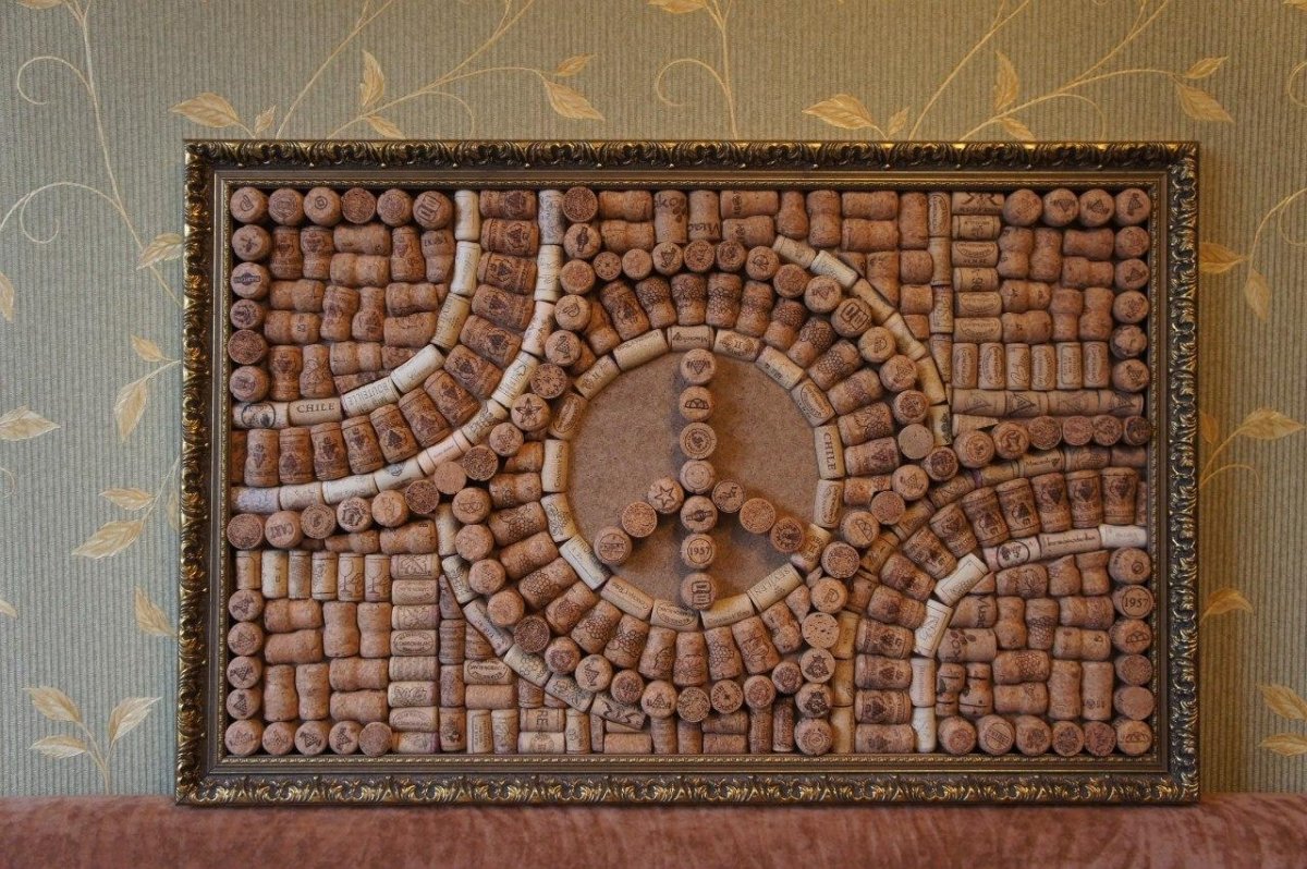 Панно из подручных материалов