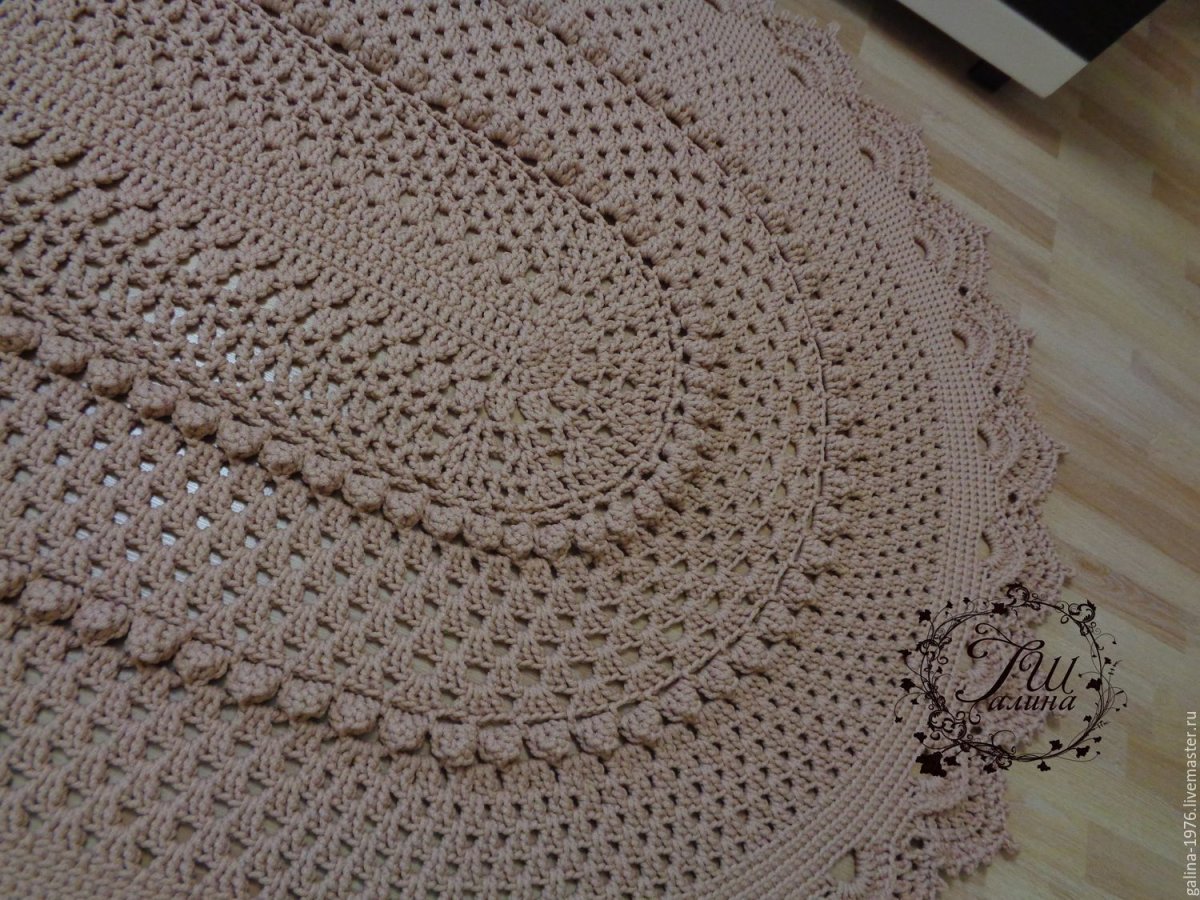Большой овальный коврик крючком