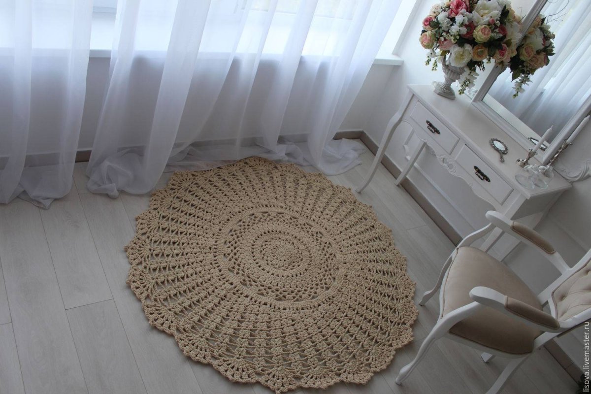 Круглый коврик из полиэфирного шнура