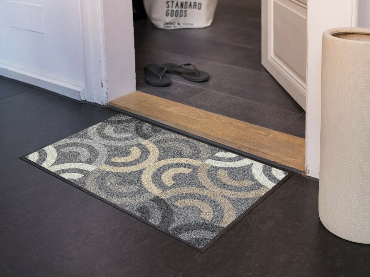 Коврик в прихожей в интерьере