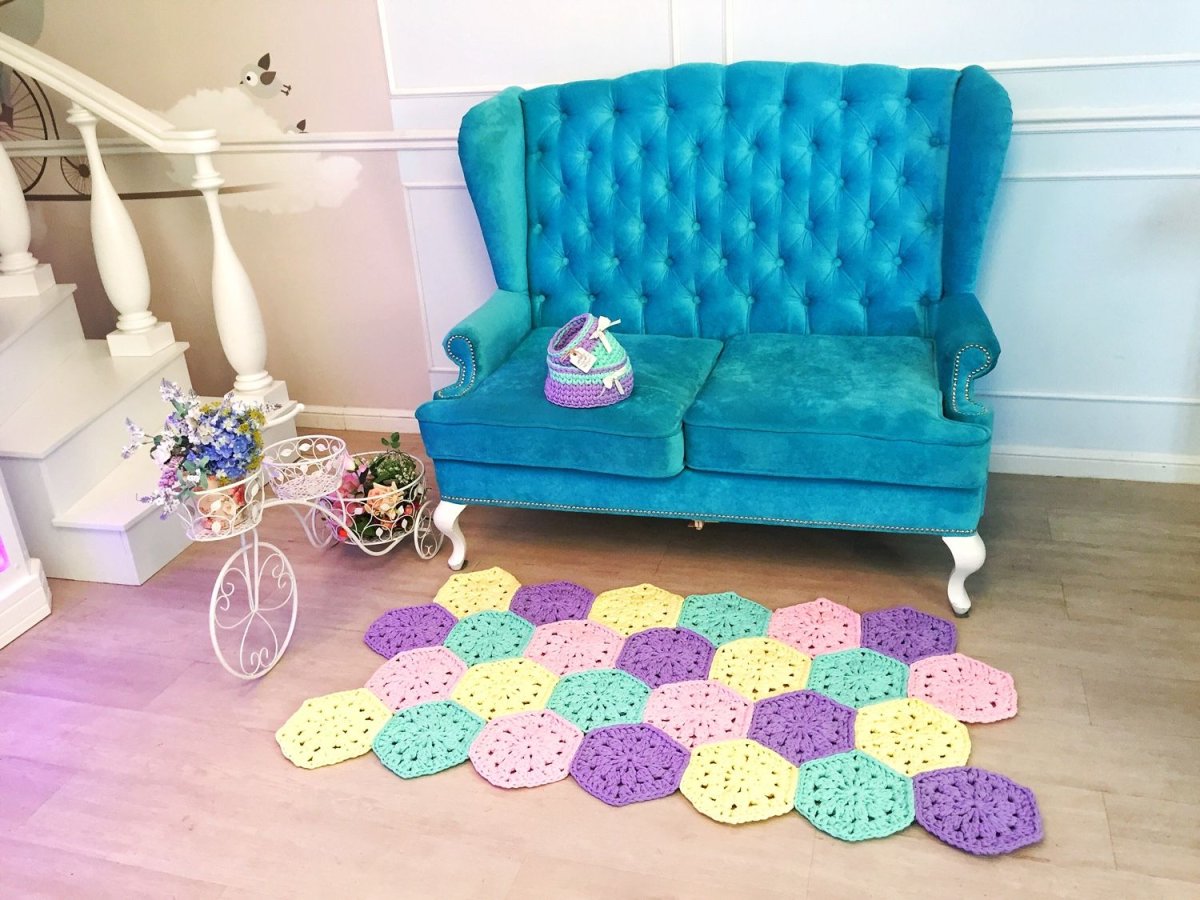 Коврик в комнату из трикотажной пряжи