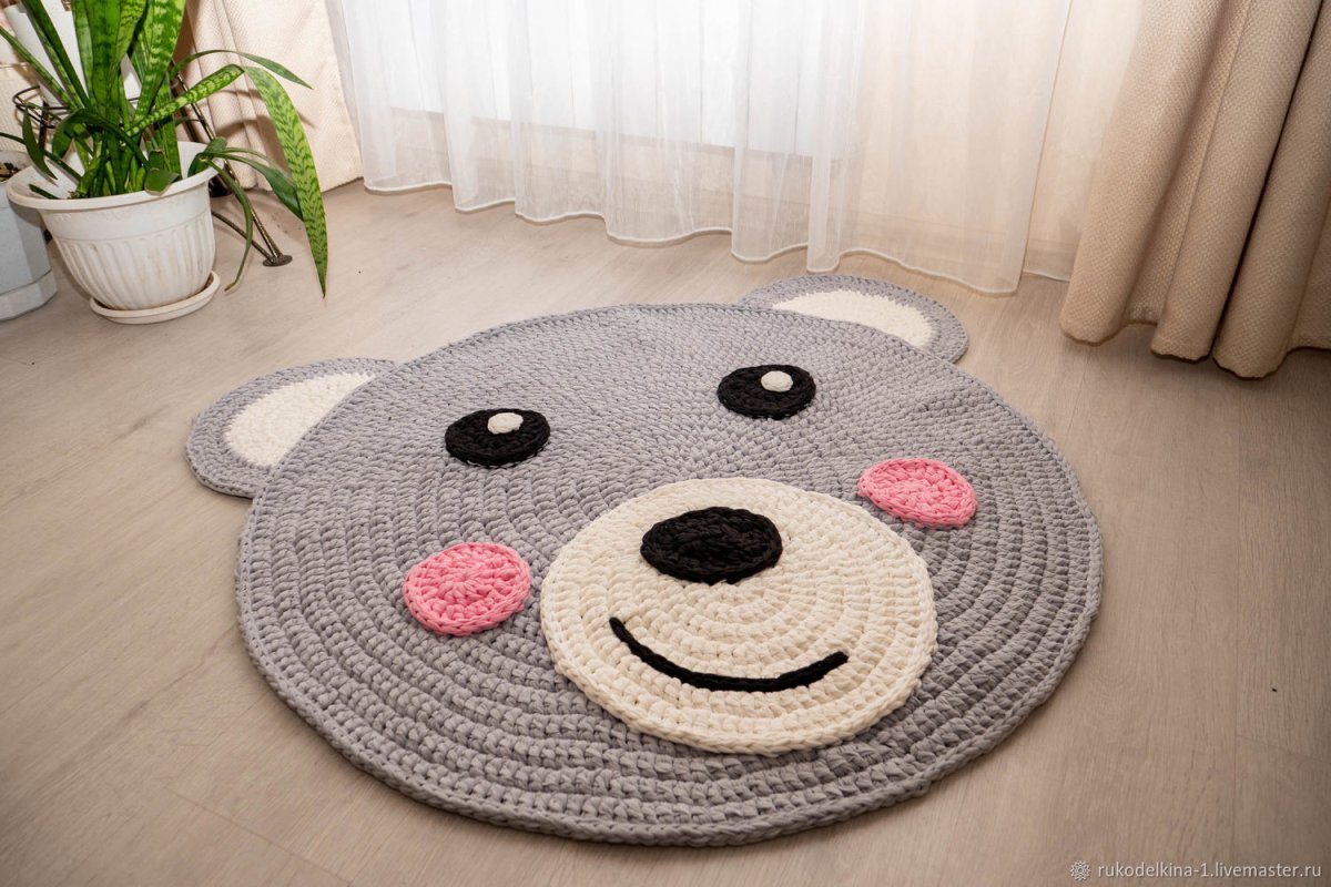 Коврик мишка из трикотажной пряжи