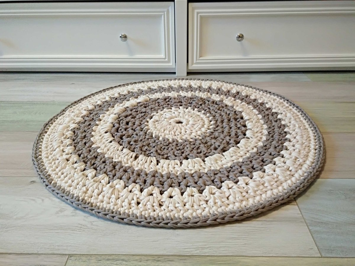 Коврик из трикотажной пряжи