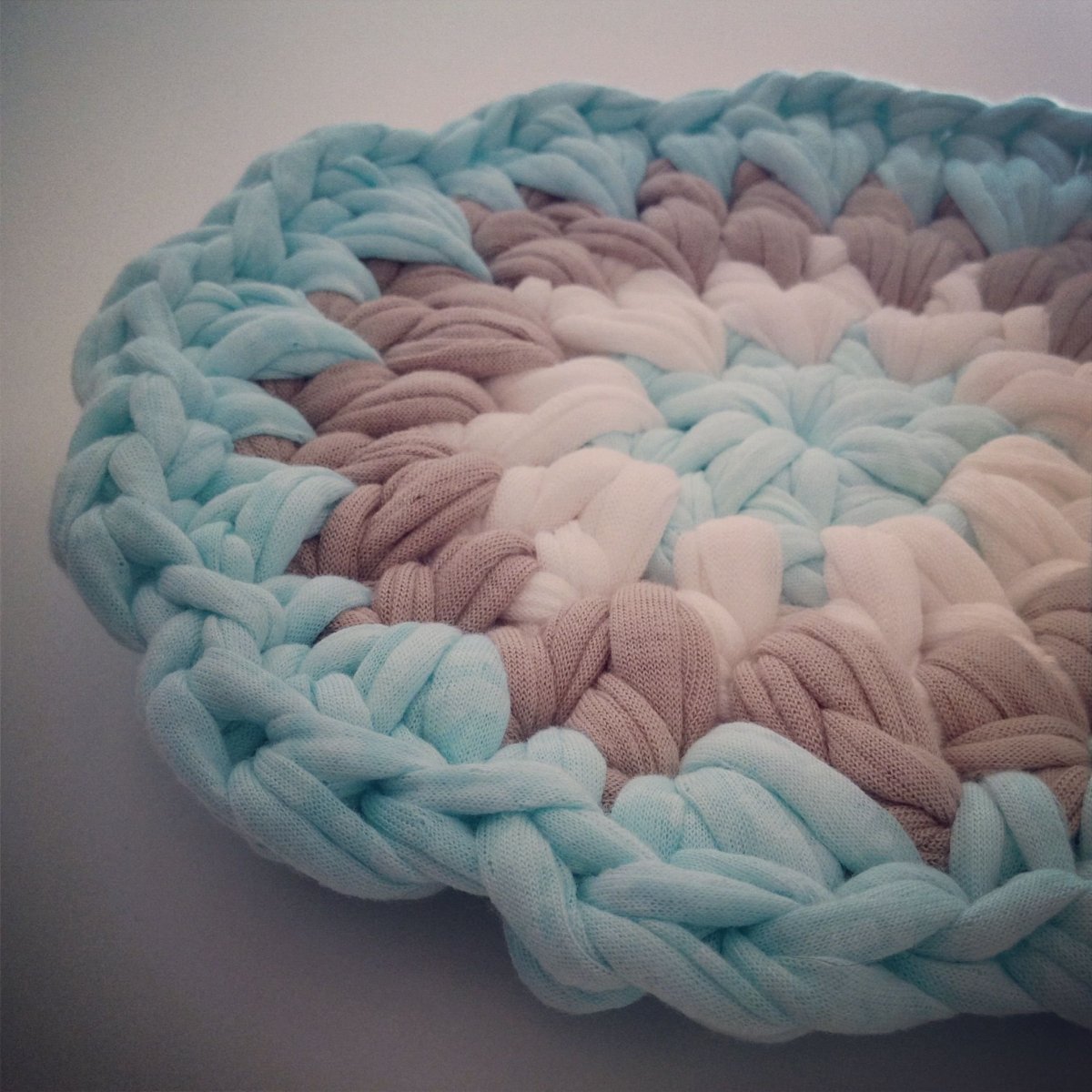 Коврик из ленточной пряжи