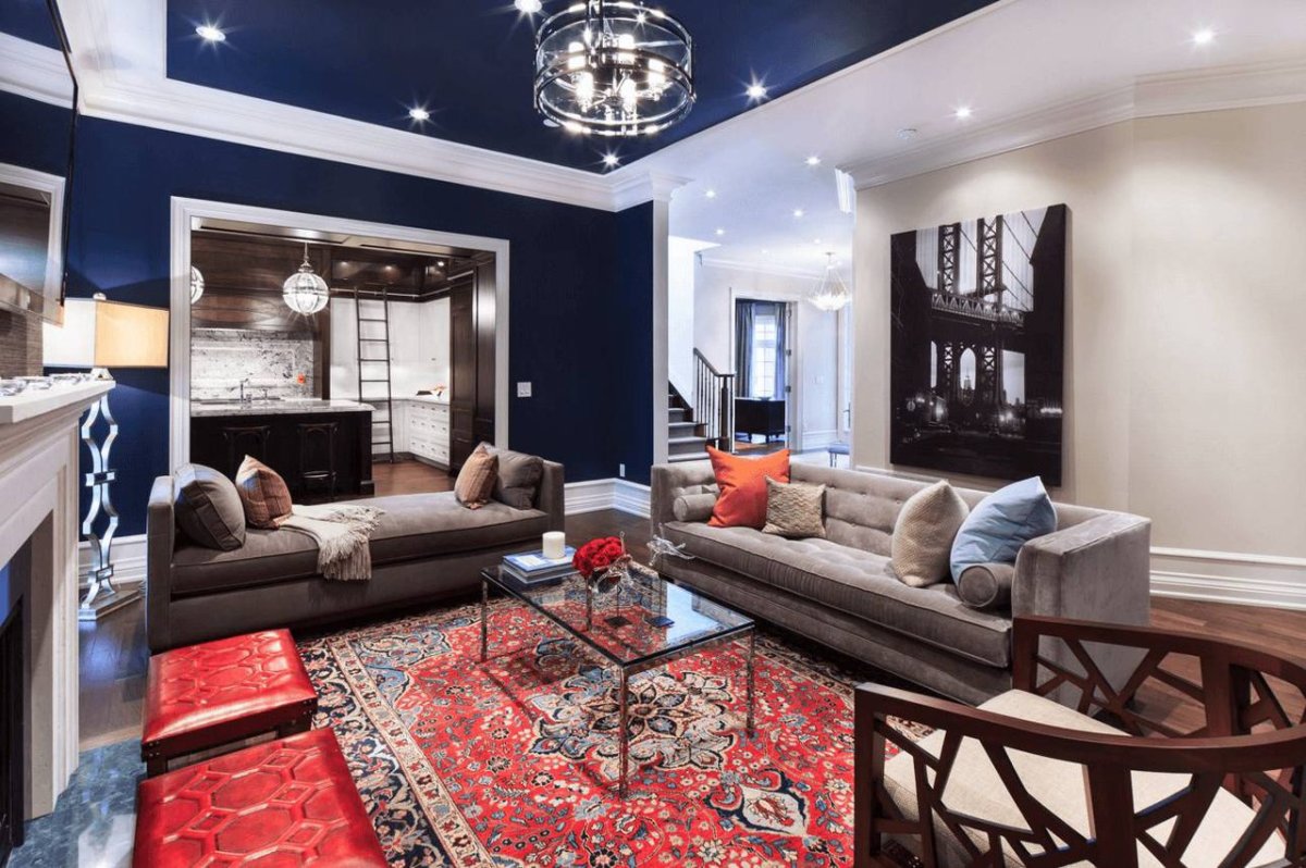 Гостиная в темно синем цвете
