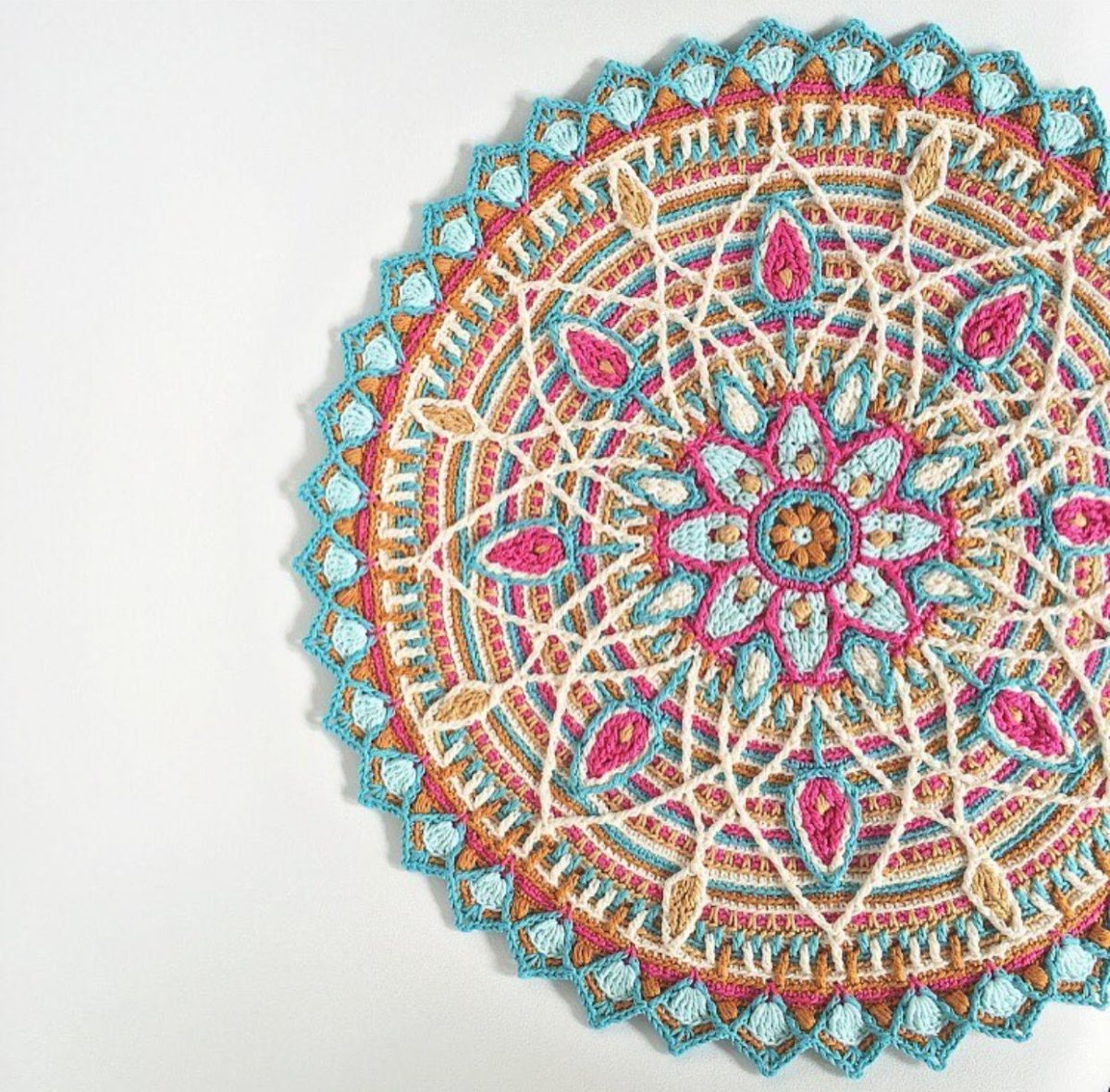 Коврик-Мандала Overlay Crochet