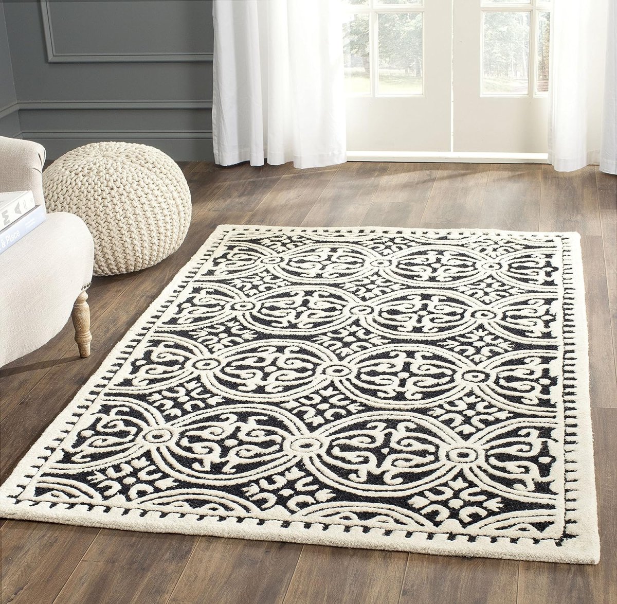 Ковёр бежевый с узором