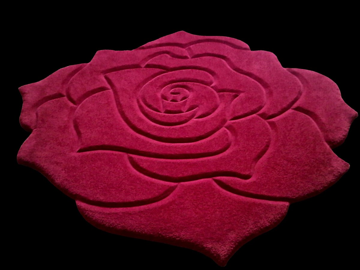 Ковер в виде розы