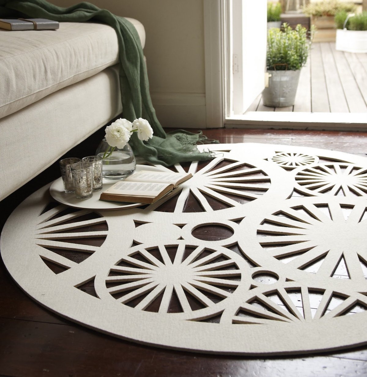 Ковер резной