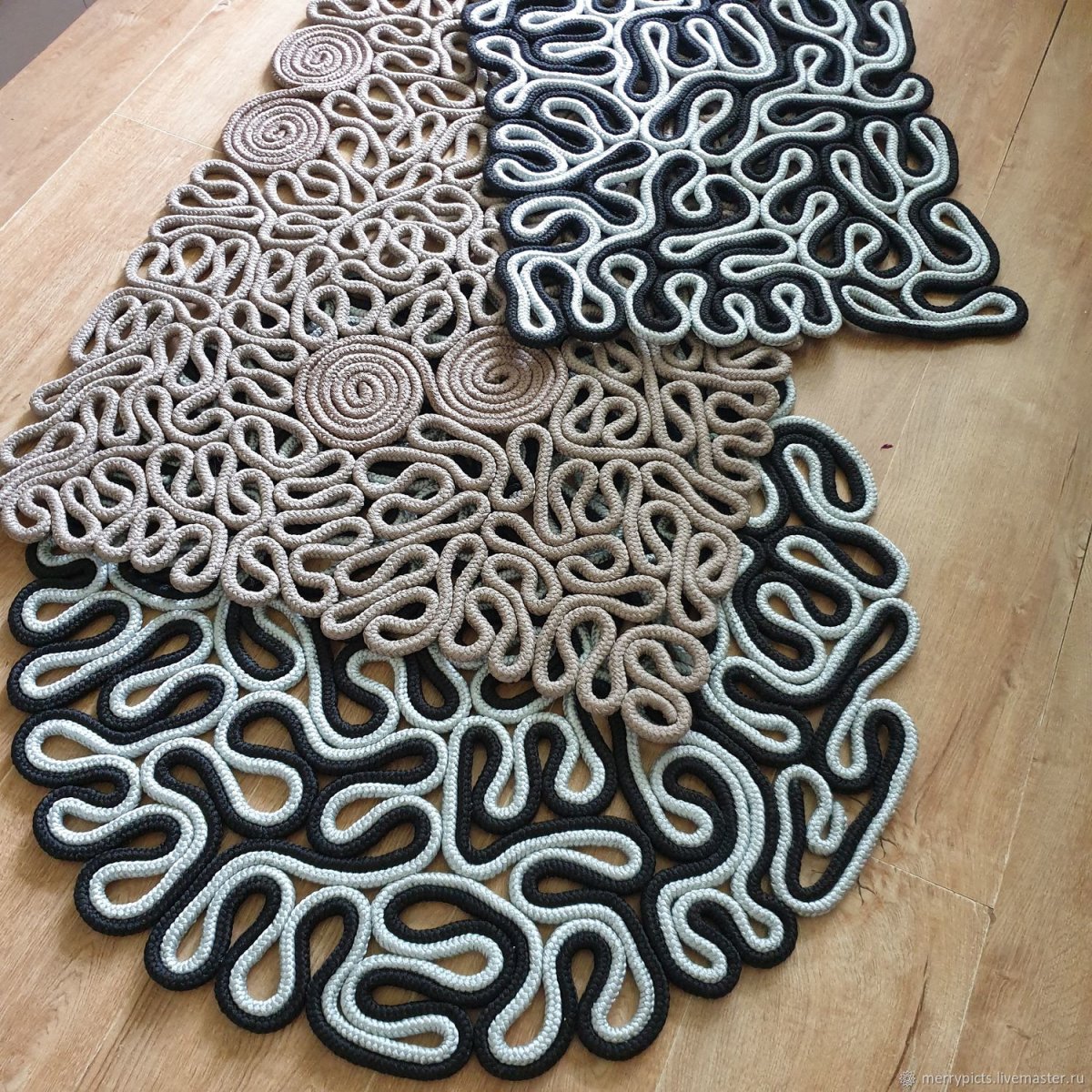 Вязаный ковер