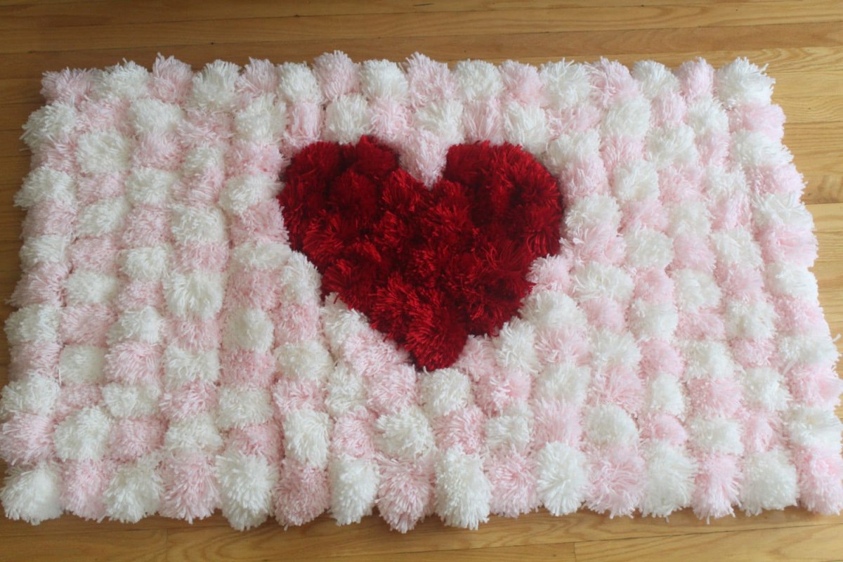 Коврик в виде сердца