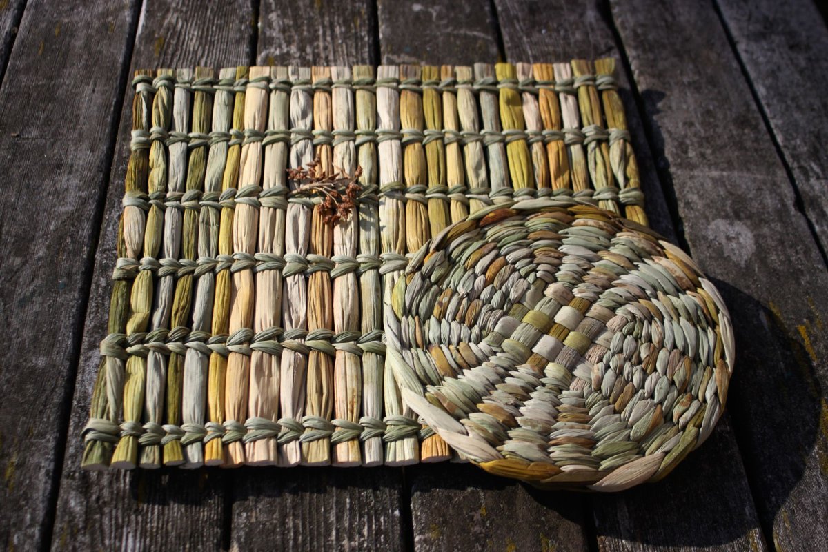 Плетение циновок из Рогоза