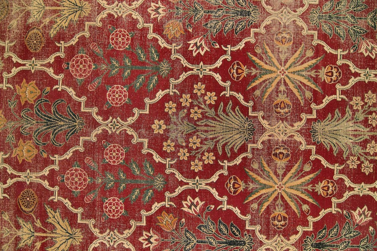 Красный ковер фактура