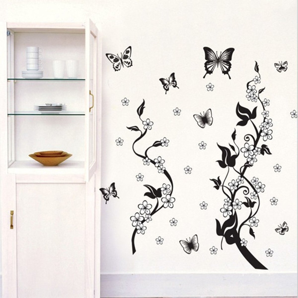 Наклейки на стену