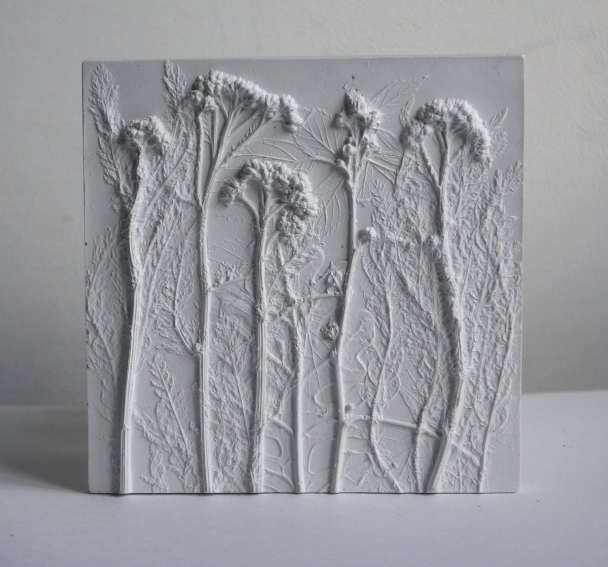 Настенный декор из гипса