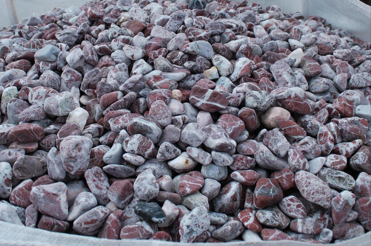 Галька мрамор «белый (галтованный)»