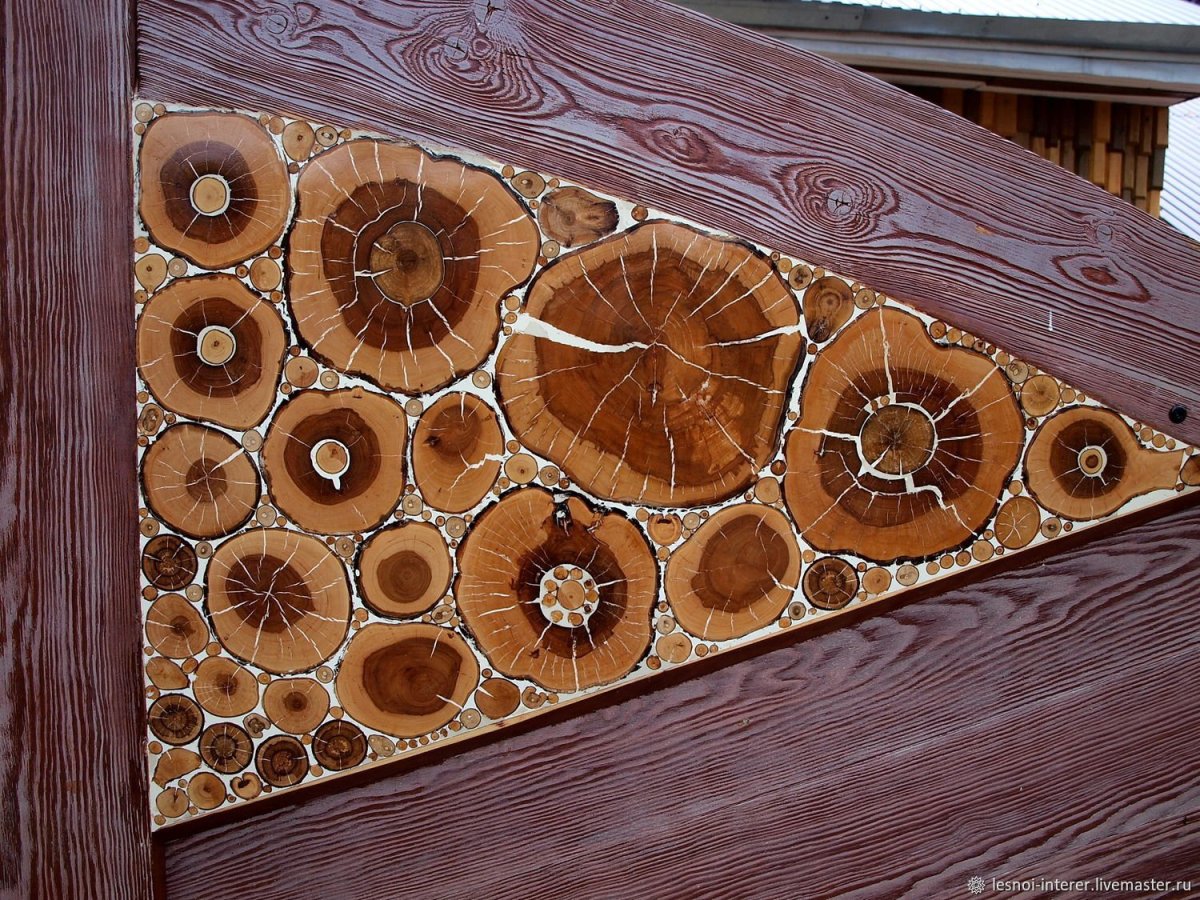Панно из спилов дерева