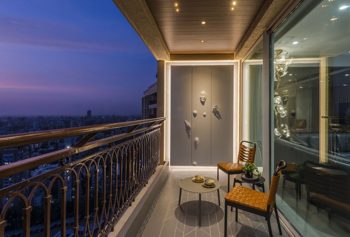 Свет на балконе