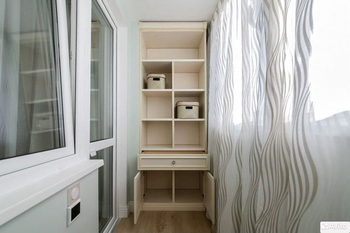 Шкаф на маленький балкон