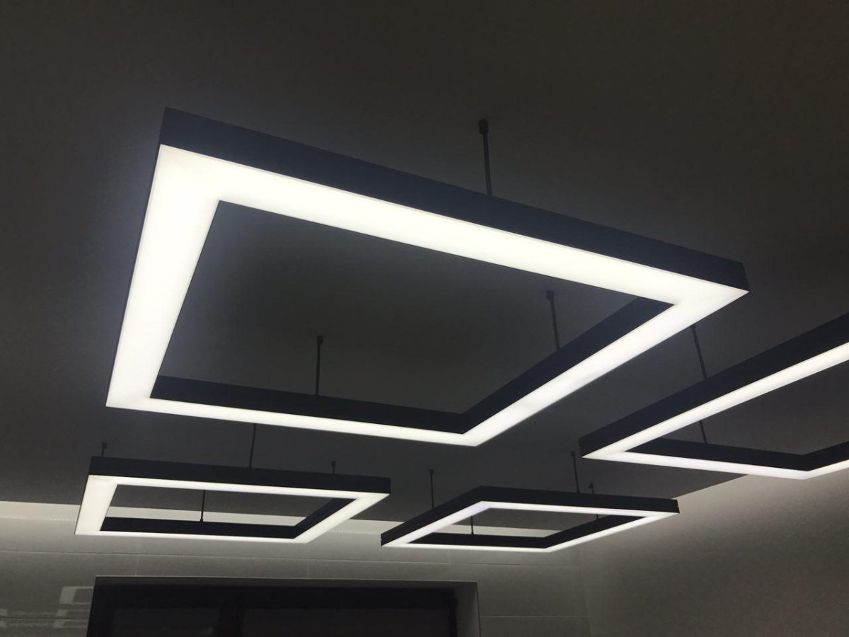 Люстра из светодиодных профилей