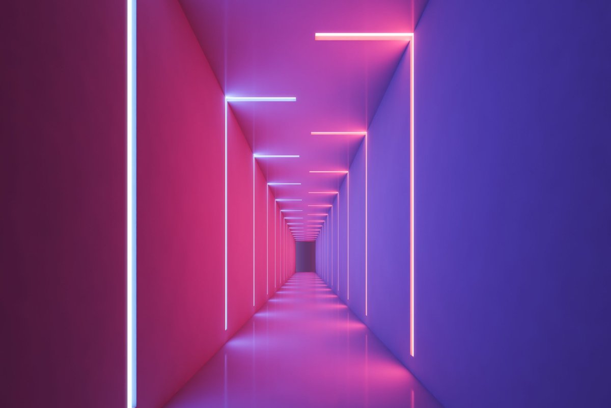Фиолетовый неон коридор