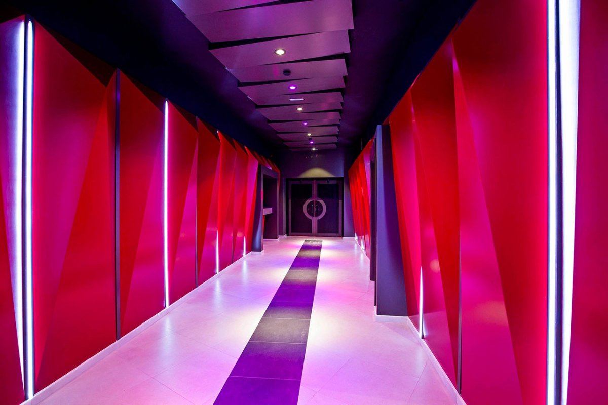 Оформление стен в ночном клубе