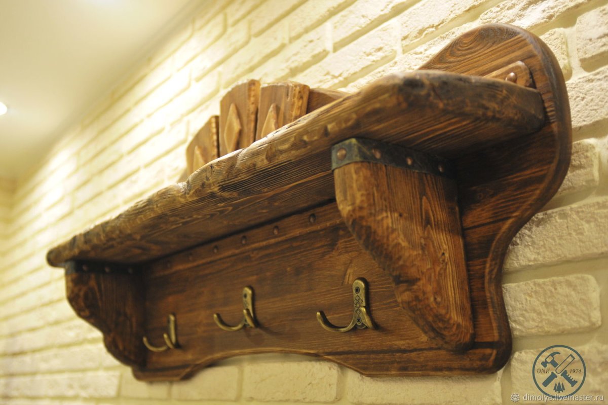 Полки из состаренного дерева