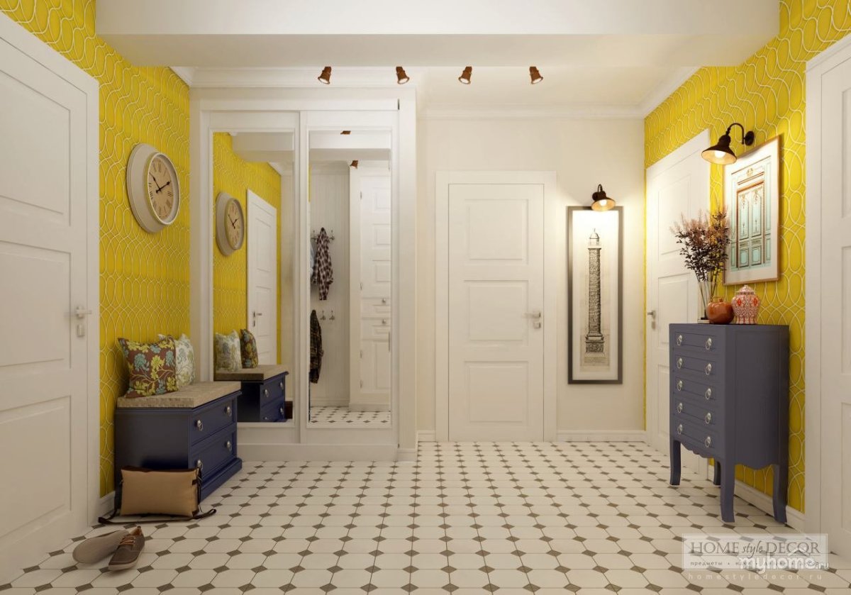 Яркая прихожая