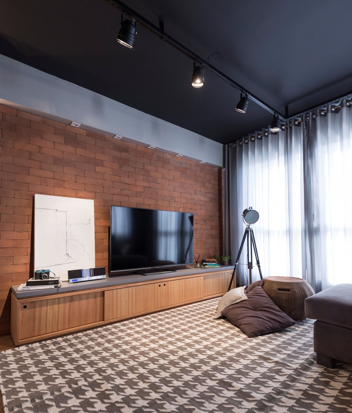 Подсветка потолка лофт