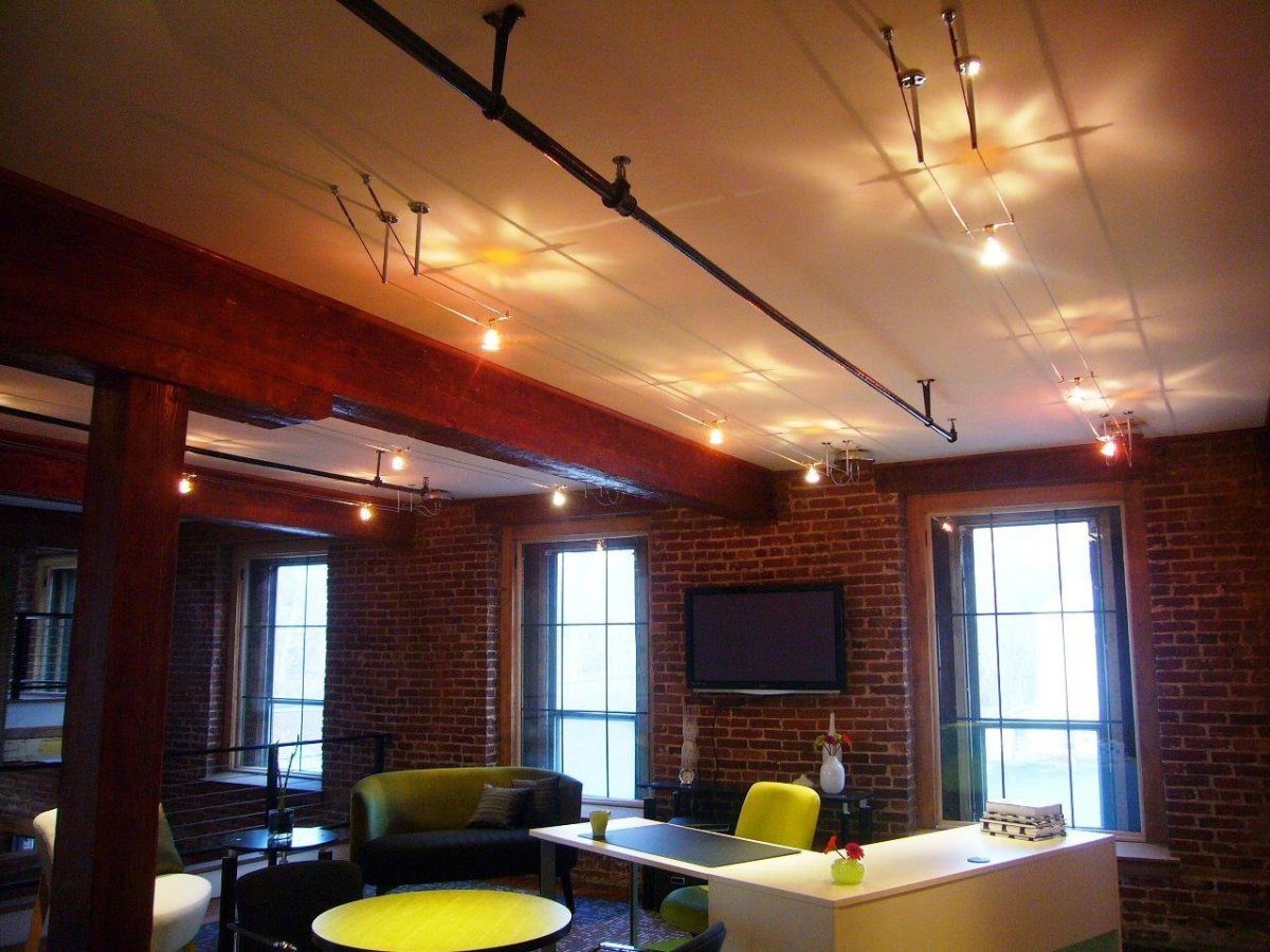 Трековые светильники в стиле лофт