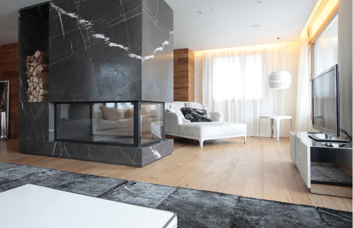 Камин мрамор и дерево в интерьере