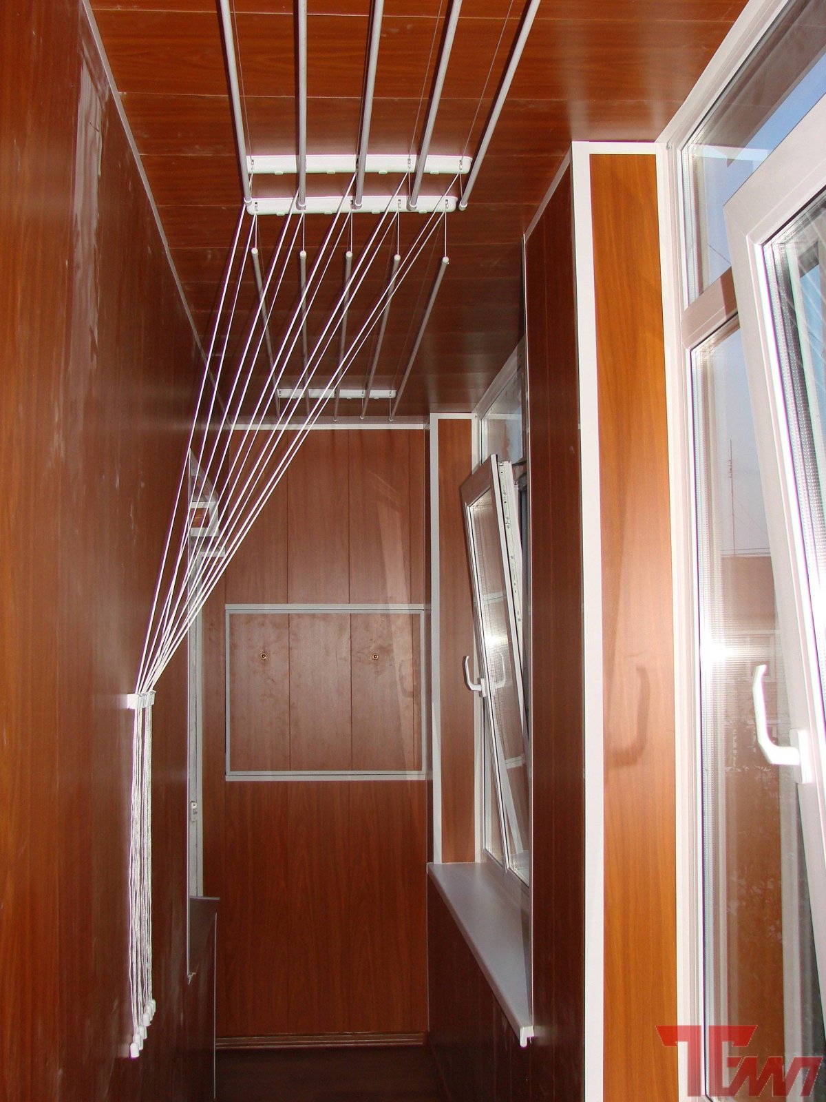 Отделка балкона с пожарной лестницей