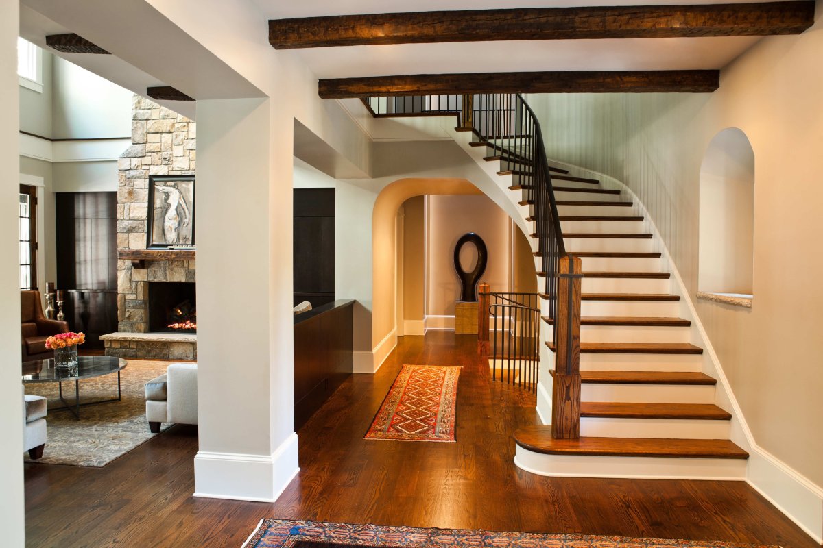 Лестница в коттедже