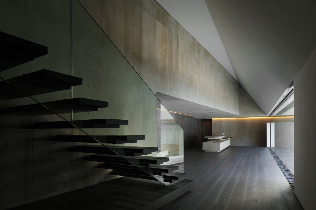 Современная японская лестница