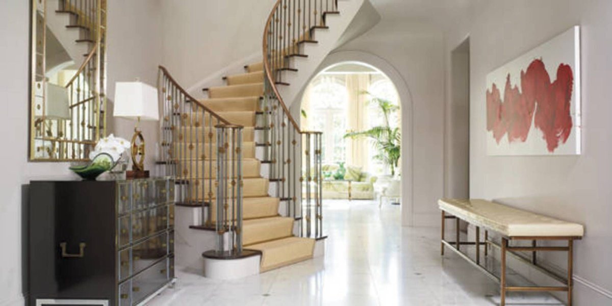 Лестница в школе дизайн с подушками