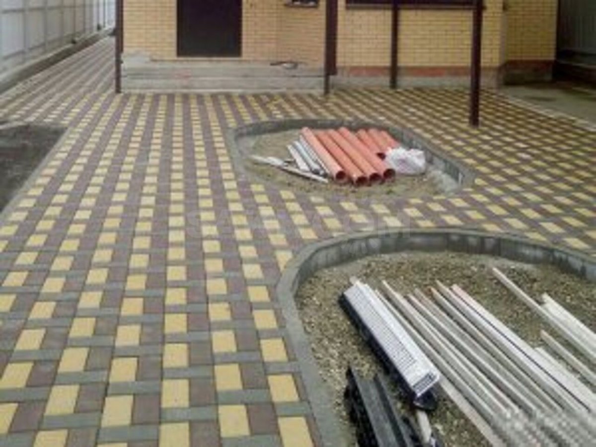 Укладка брусчатки в гараже