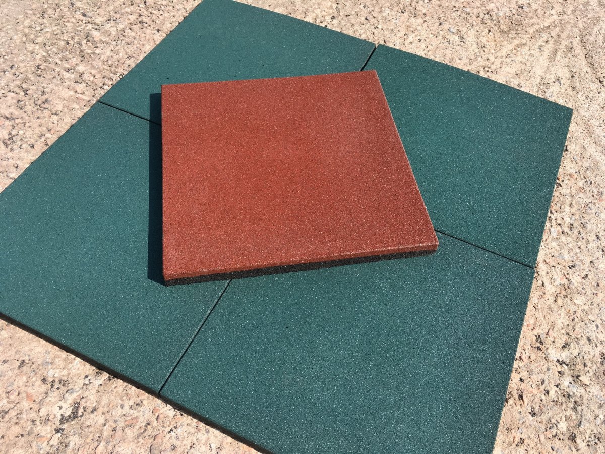 Плитка 500*500*30 травмобезопасная из резиновой крошки.