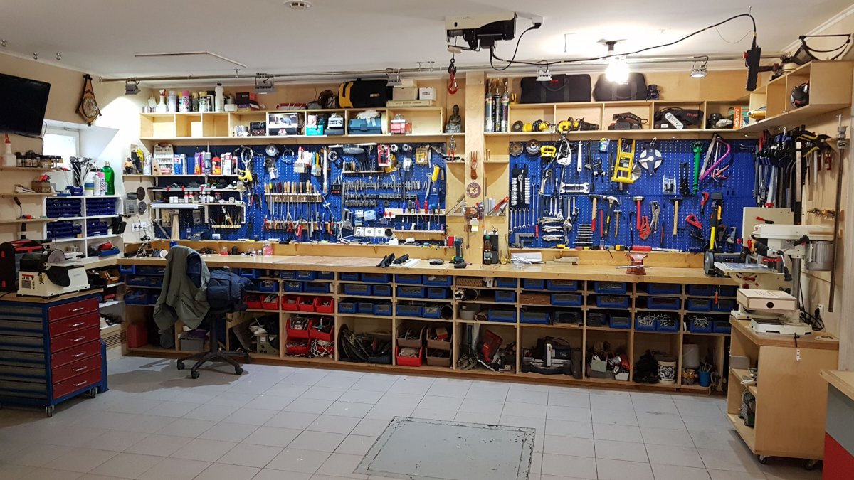 Мастерская в гараже