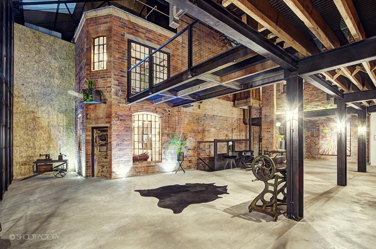 Дизайнерский лофт в стиле "Garage" #1186