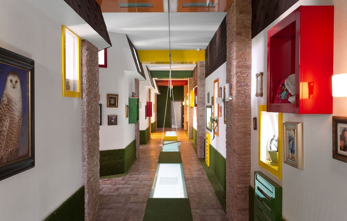 Узкие коридоры школы