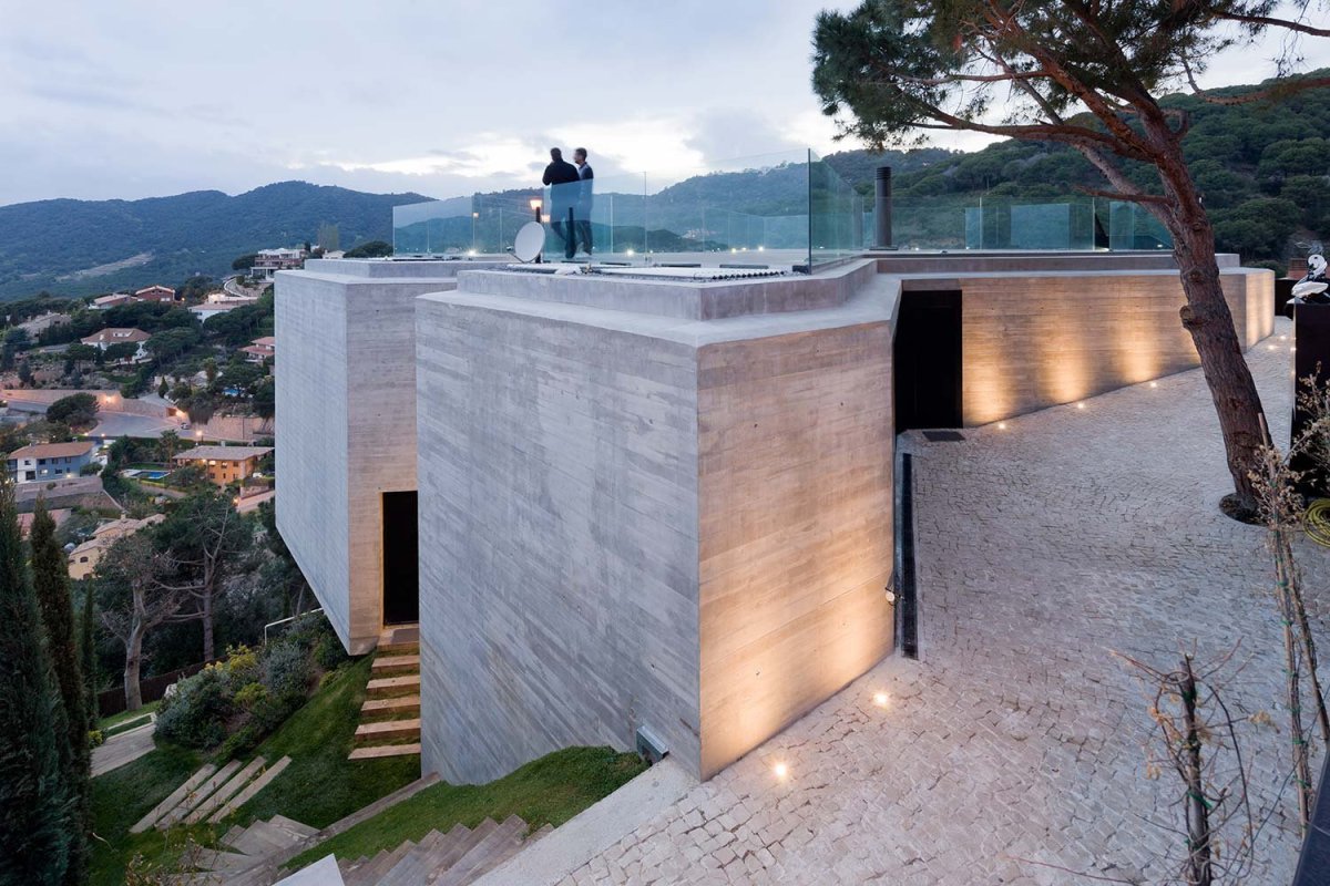 X House / Cadaval & solà-morales
