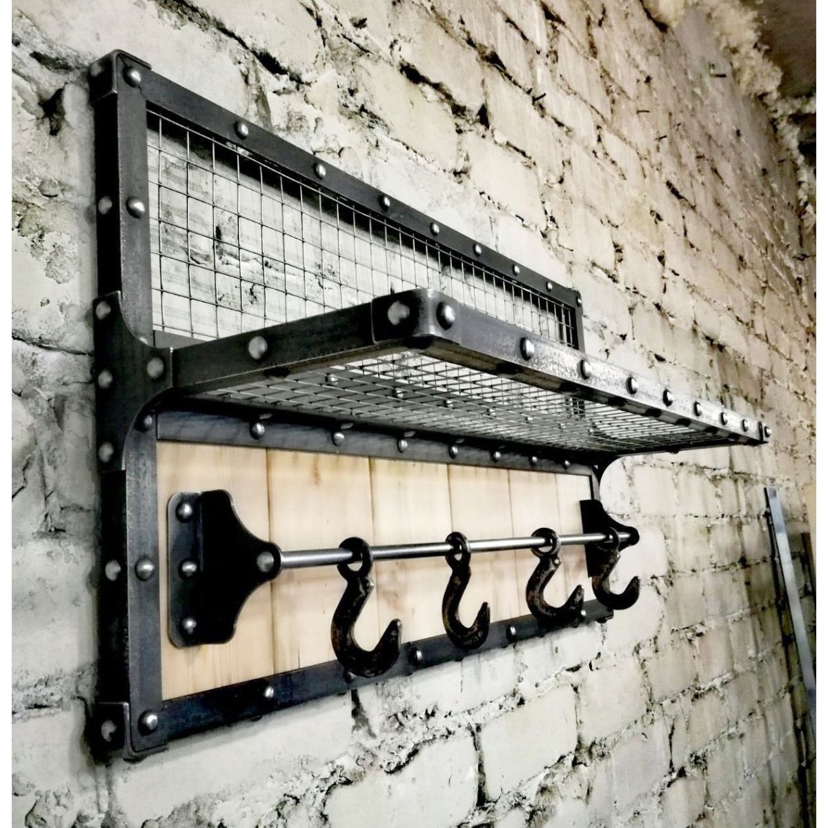 Вешалка настенная лофт