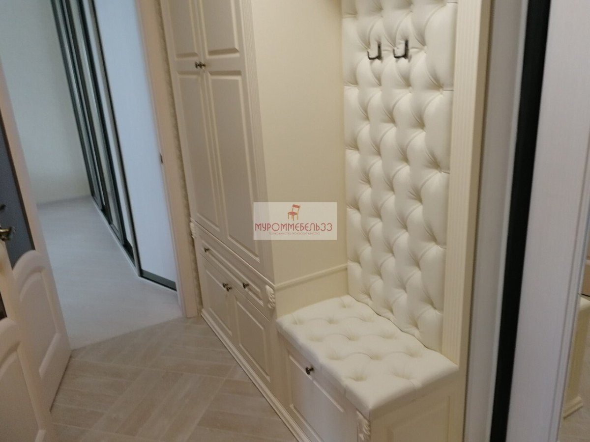 Прихожие с каретной стяжкой и шкафом