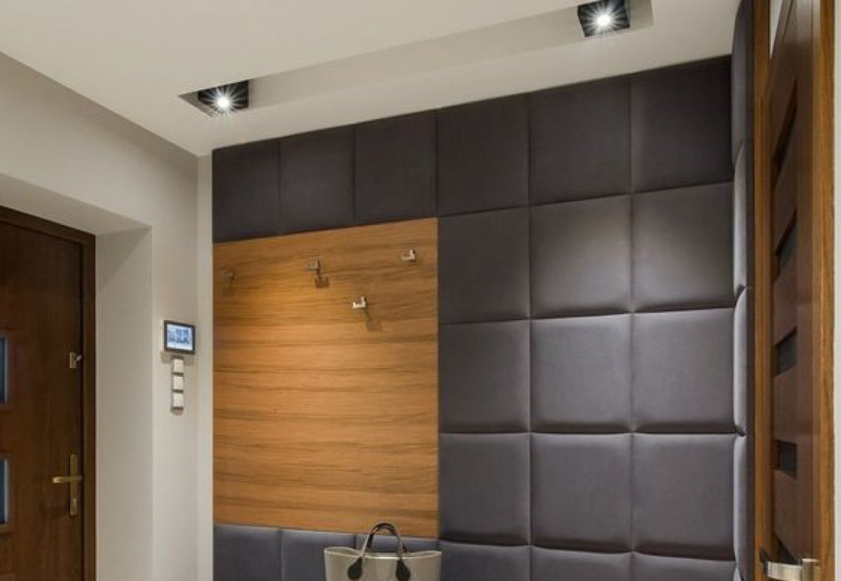 Мягкая стена в прихожей