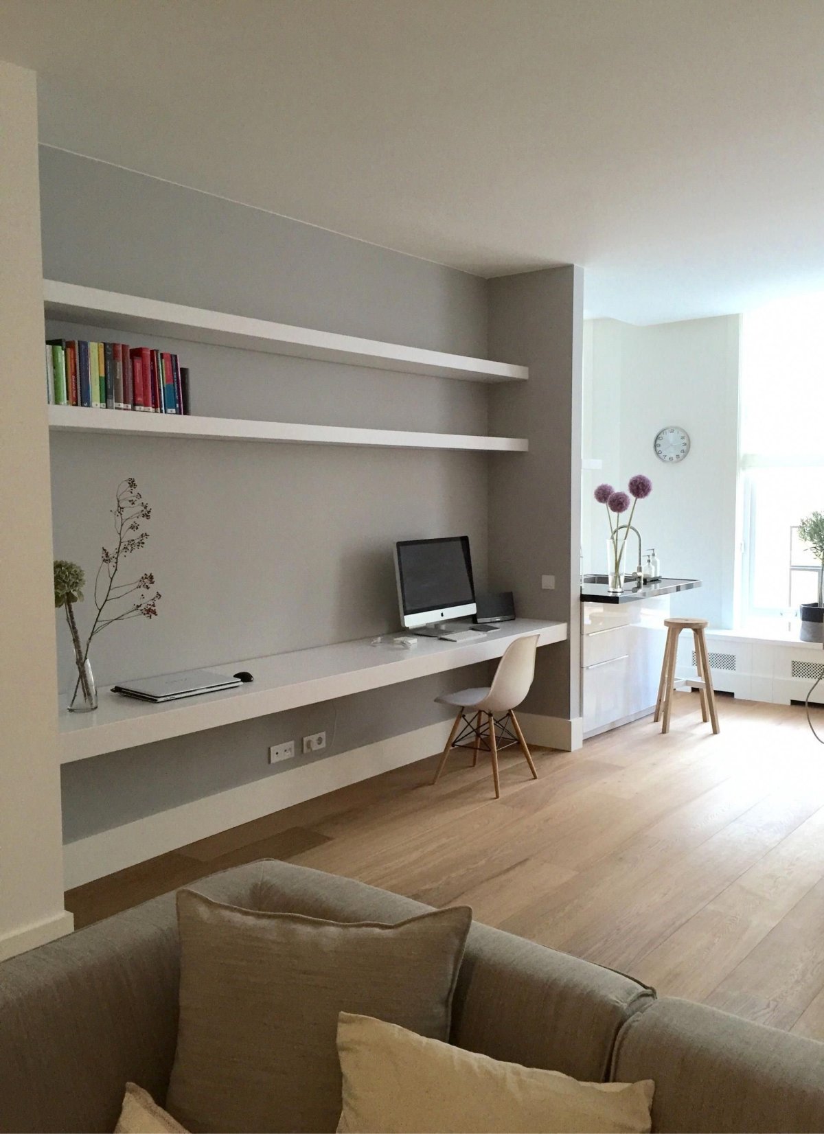 Гостиная с рабочей зоной