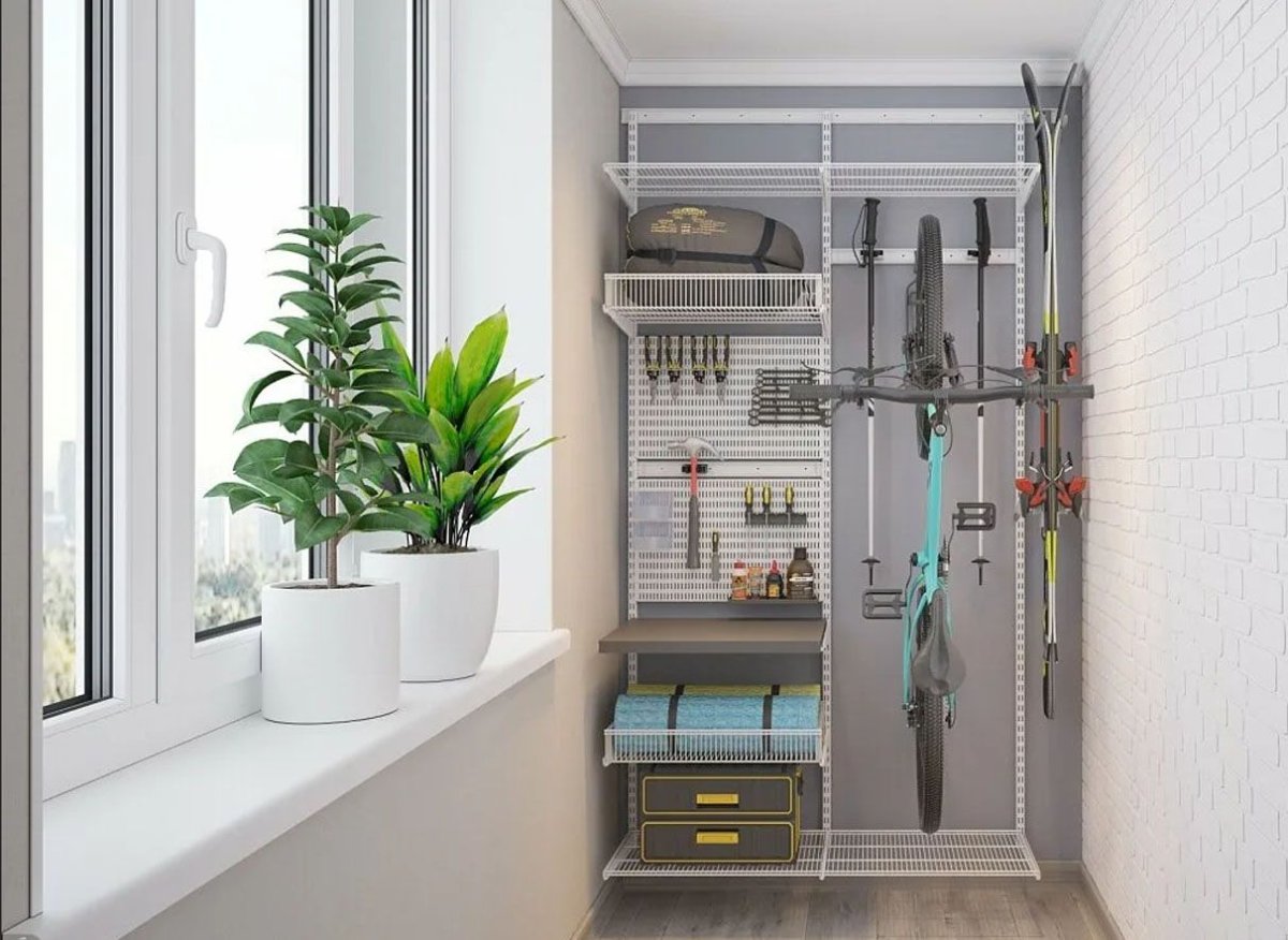 Гардеробные системы на балконе